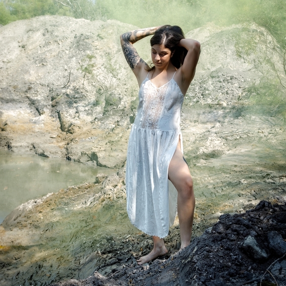 Vintage night gown - Picture 2 of 3